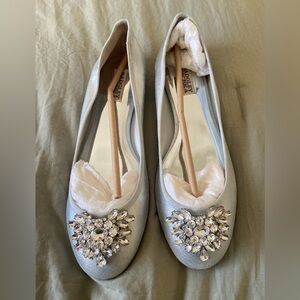 Badgley Mischka NWOB ballet flats sparkly glitter silver size 8.5 brooch cabella